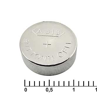 
						 LR44